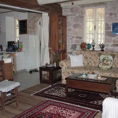 Istanbul Pension Аявали Екстериор снимка